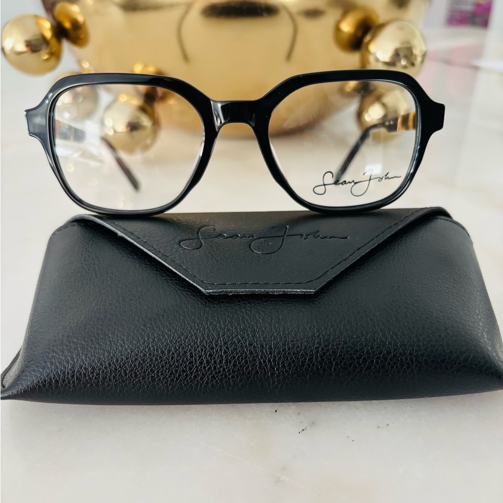 Sean John Black Eyewear with Case